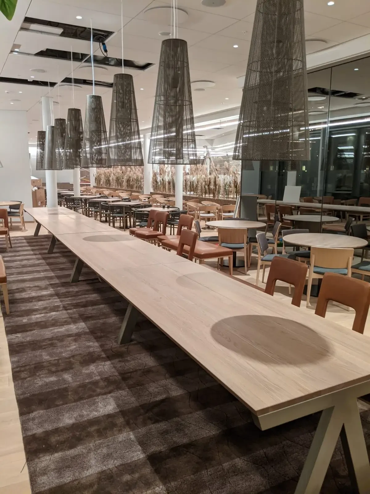 Köp Vi tillverkade 120 skräddarsydda ekbrädor för ett inredningsföretag