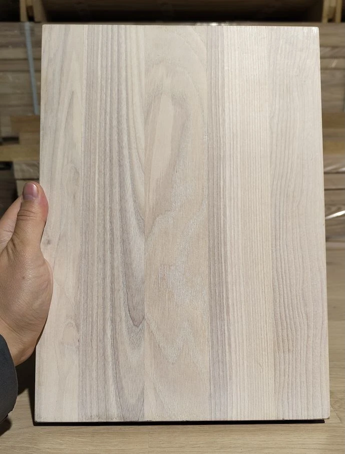 Köp Vi tillverkade ett set bänkskivor och inredningsdetaljer för ett företag i Helsingfors