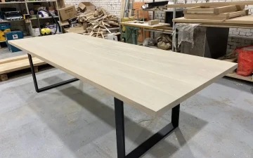 Osta Tammepuidust töötasapind viimistletud valge pigmendiõliga Osmo