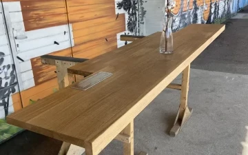 Osta Suur aknalaud laadija aukudega