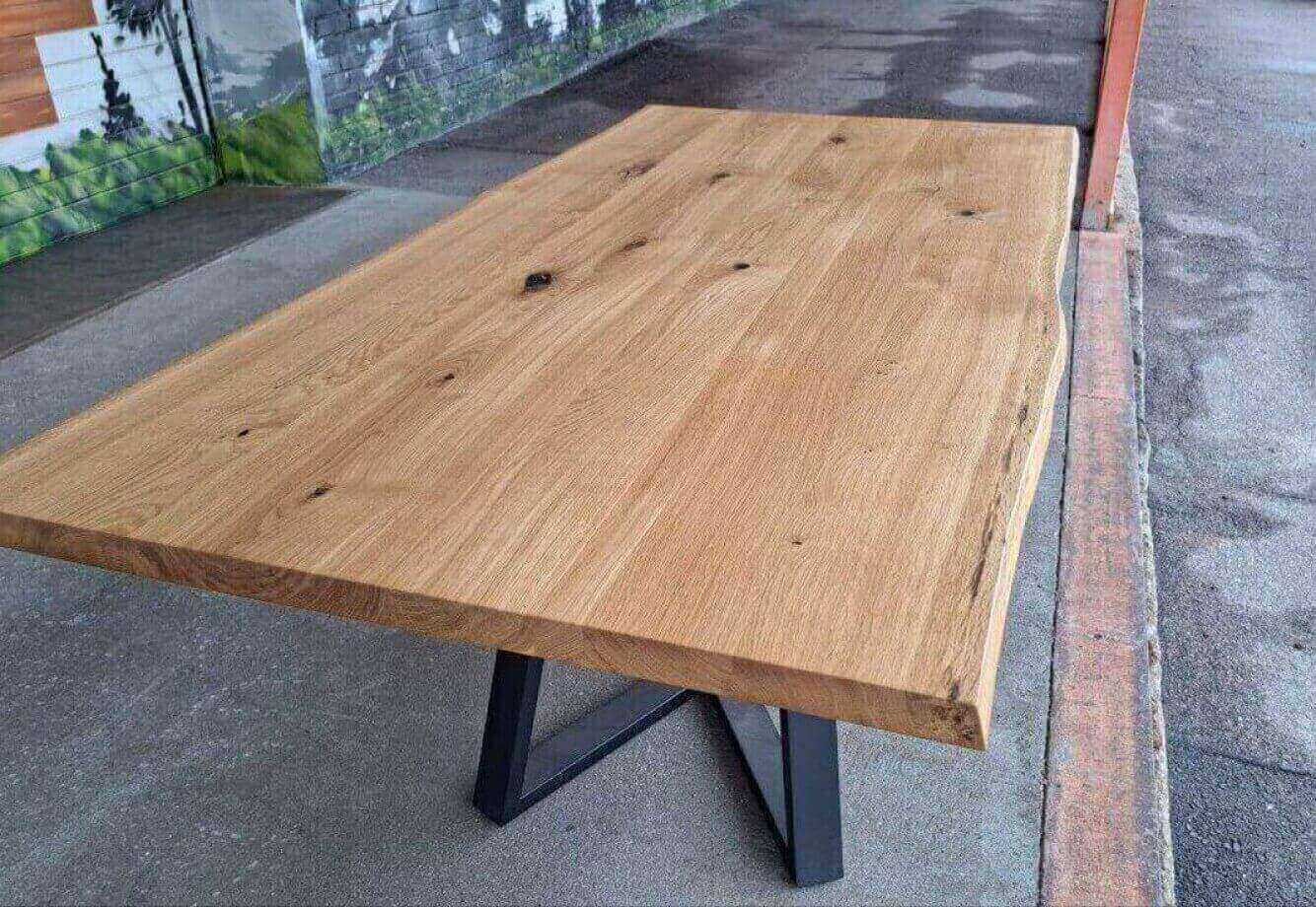 Tabletop Oak 40-900-1850 Rustik Wide lamella Live edge Oiled