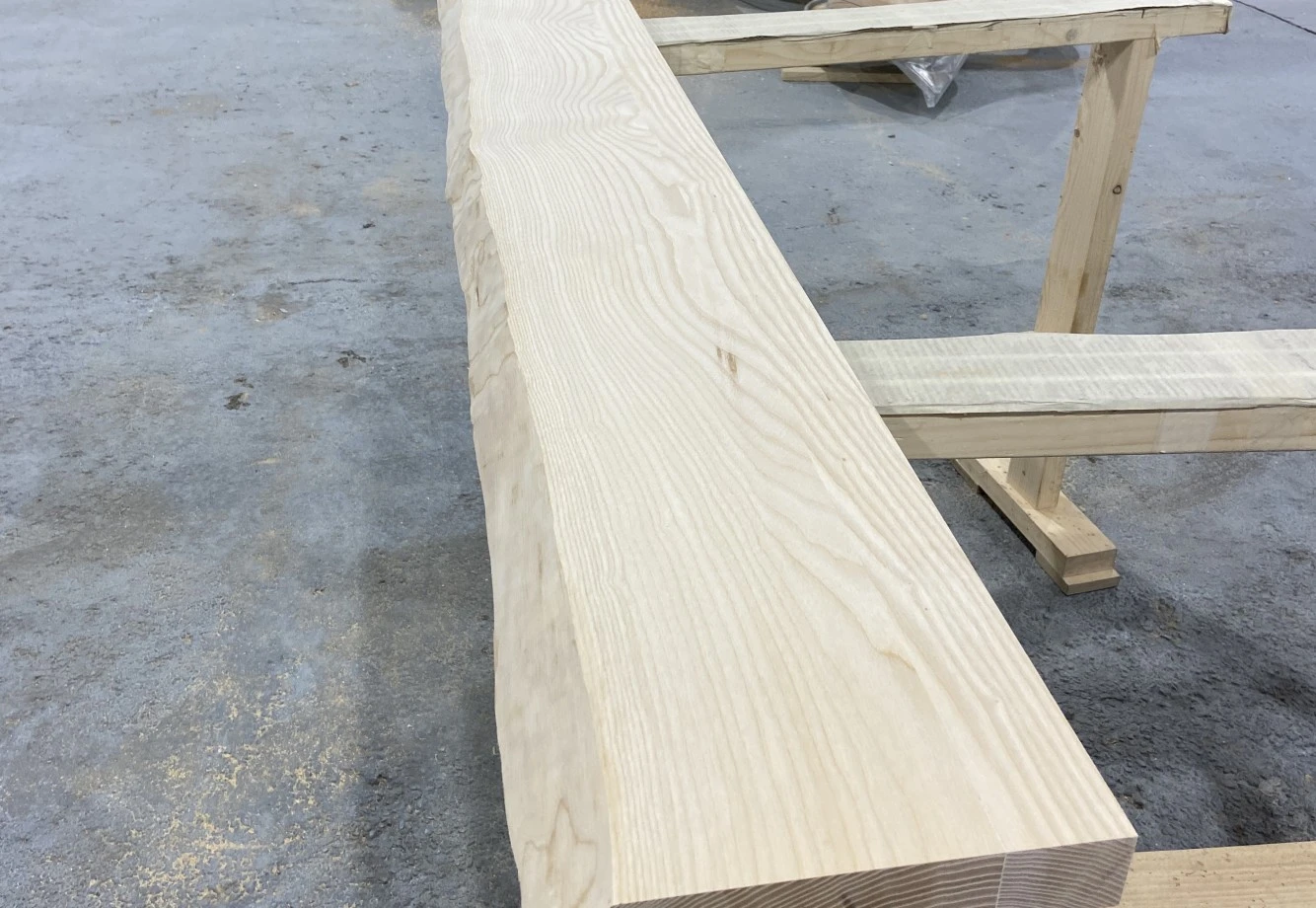 Tabletop Ash 40-215-1700 AB Wide lamell Live edge