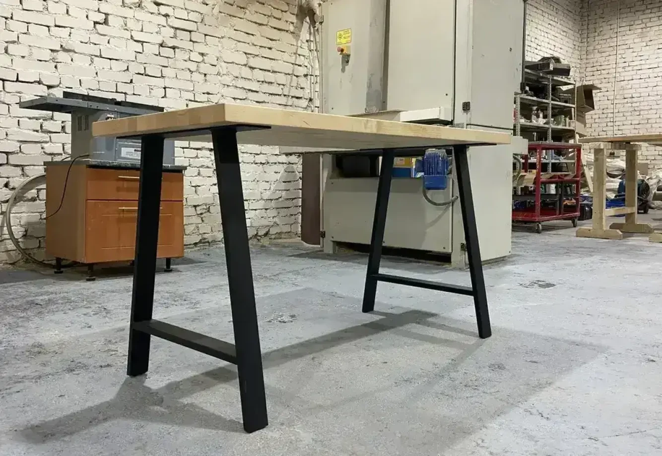 Metalliset pöytäjalat A-design 700mm